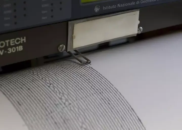 Due scosse di terremoto di magnitudo 4.3 e 4.1 in Romagna, un forte boato e la gente scesa in strada