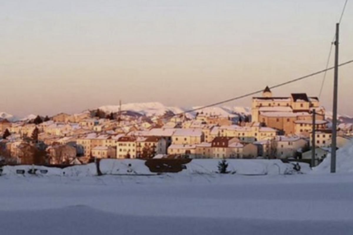 Il borgo della neve esiste davvero: un luogo fiabesco che sembra il set di un cartone animato