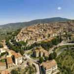 Tra le mete più amate per un’esperienza che unisce storia, cultura e panorami mozzafiato spicca senza dubbio Cortona