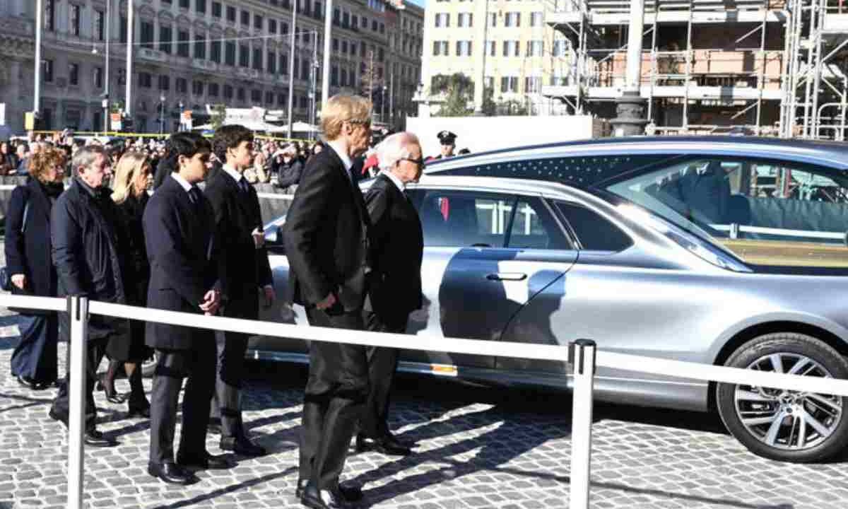 Vernon Bruce Hoeksema e Giancarlo Giammetti ai funerali di Valentino