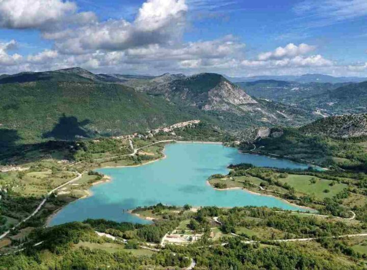 Questa suggestiva oasi, che ha saputo conquistare l’attenzione di appassionati di natura, sportivi e cultori della storia, rappresenta una meta imperdibile