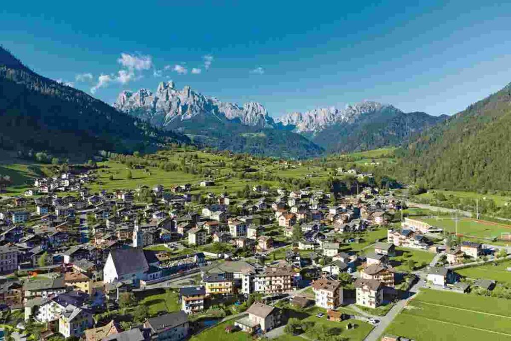 L’interesse verso i borghi italiani nel 2026 riflette una tendenza sempre più marcata che privilegia viaggi sostenibili e esperienze