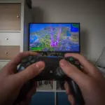 Videogiochi, nei ragazzi nocive più di 10 ore a settimana tra alimentazione sbagliata e poco sonno