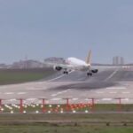 Aereo tenta atterraggio con il forte vento