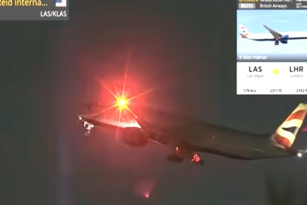 Il video dell'aereo che ha perso una ruota poco dopo il decollo da Los Angeles