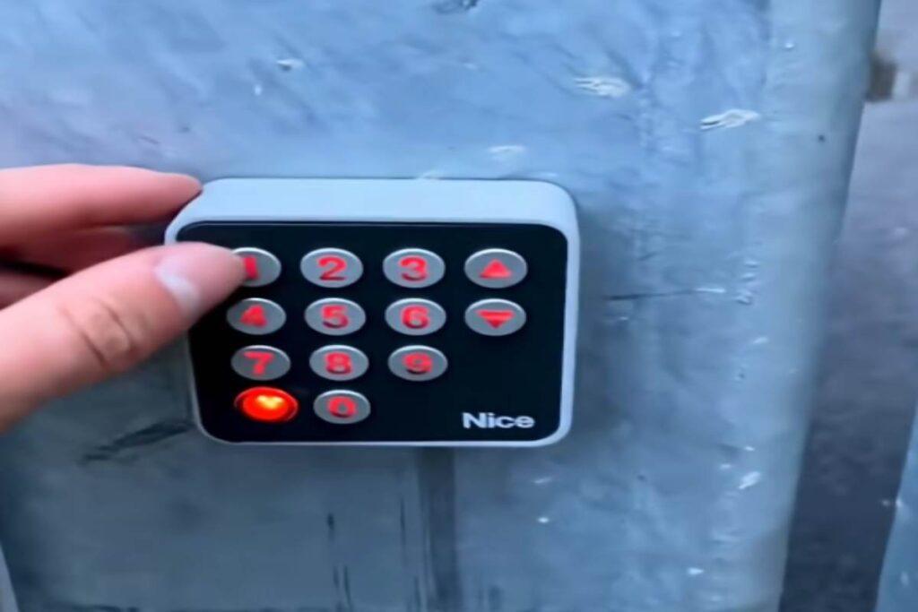 Tifoso entra allo stadio di Bergamo digitando il codice "1907"