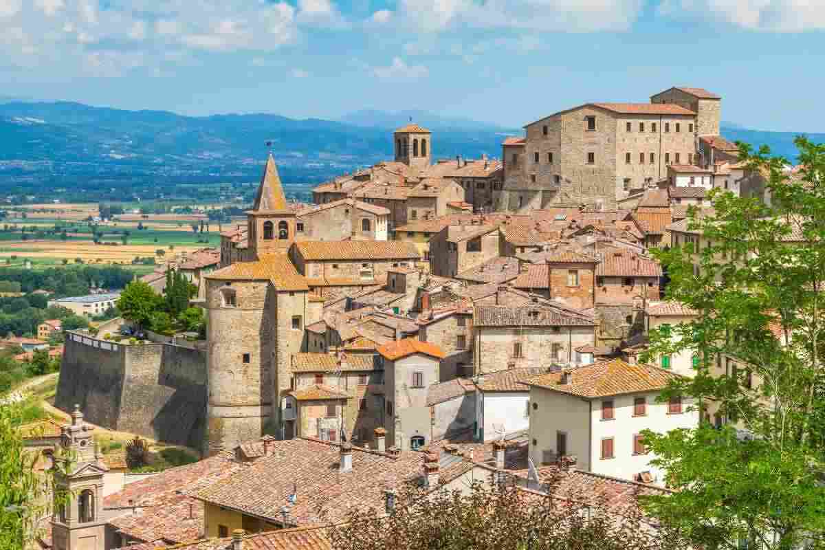 L’Atene italiana: il borgo segreto tra monumenti millenari