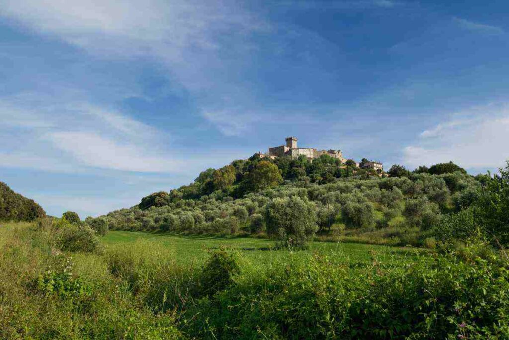 L’Atene italiana: il borgo segreto tra monumenti millenari, i dettagli
