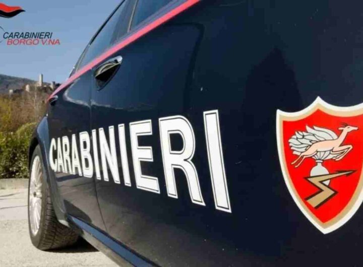 Un'auto dei Carabinieri