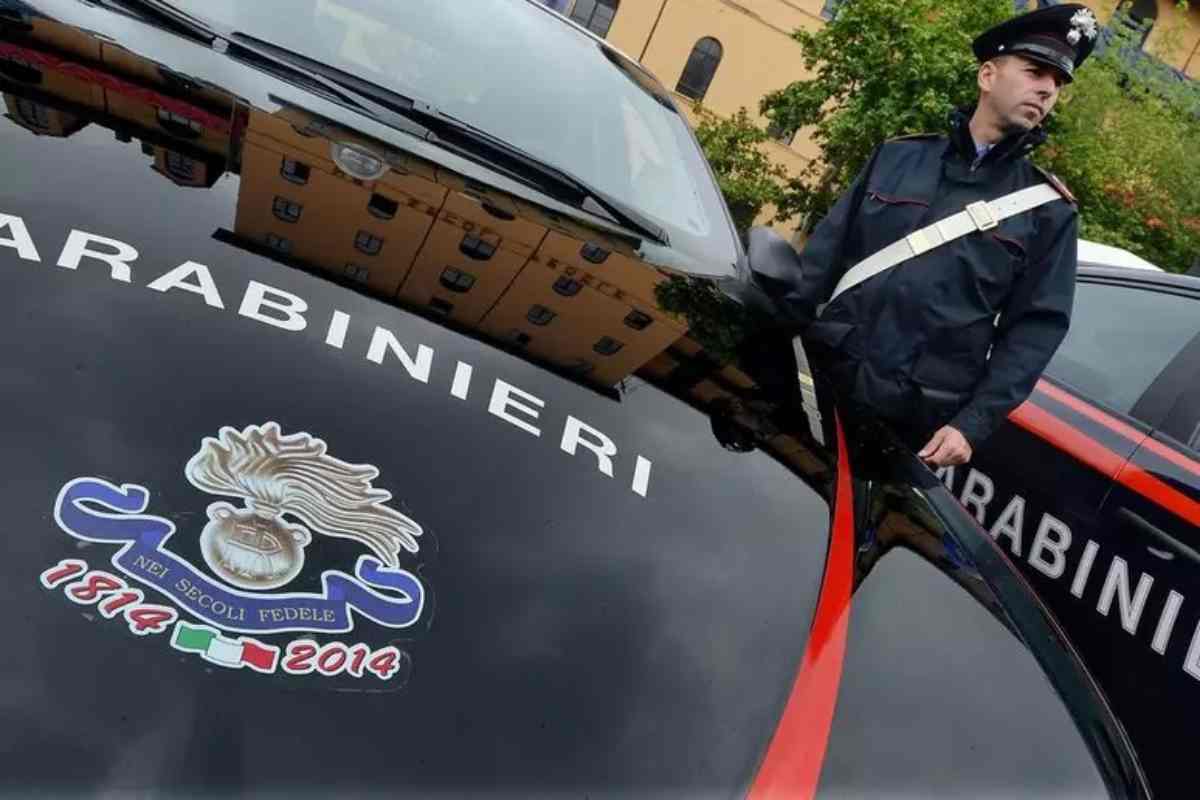 Un'auto dei Carabinieri