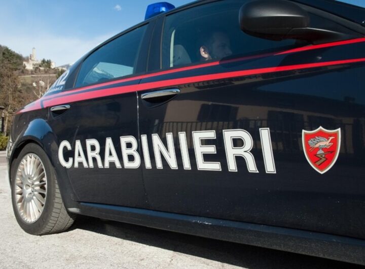 Una volante dei carabinieri