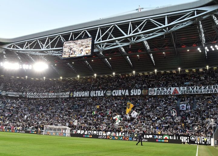 Fratello e sorella rimangono dentro lo stadio dopo la partita della Juve, volevano passarci la notte