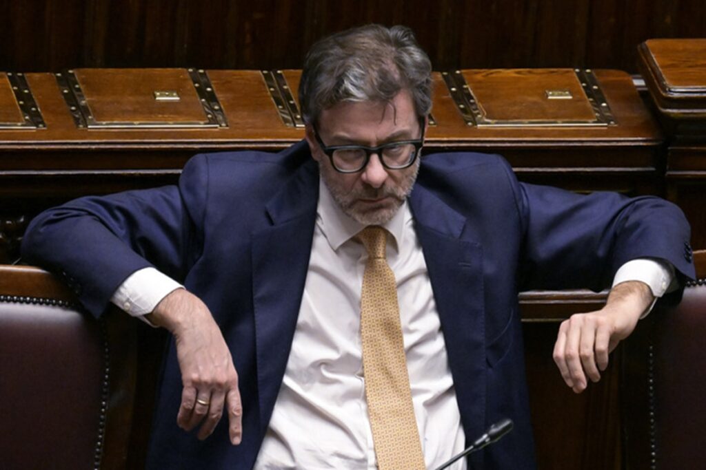 Giorgetti: "Aumento delle spese di difesa senza rinunciare però alle priorità sociali"