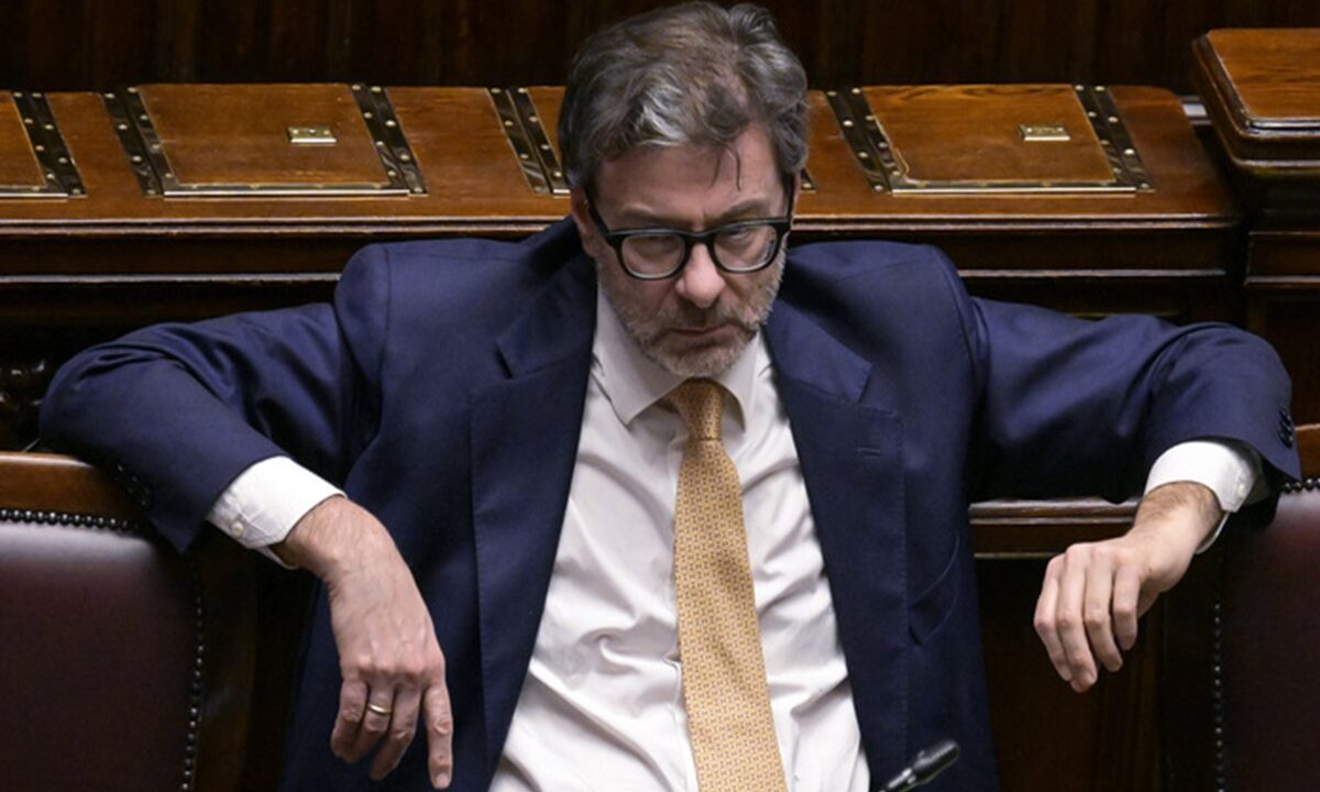 Giorgetti: "Aumento delle spese di difesa senza rinunciare però alle priorità sociali"