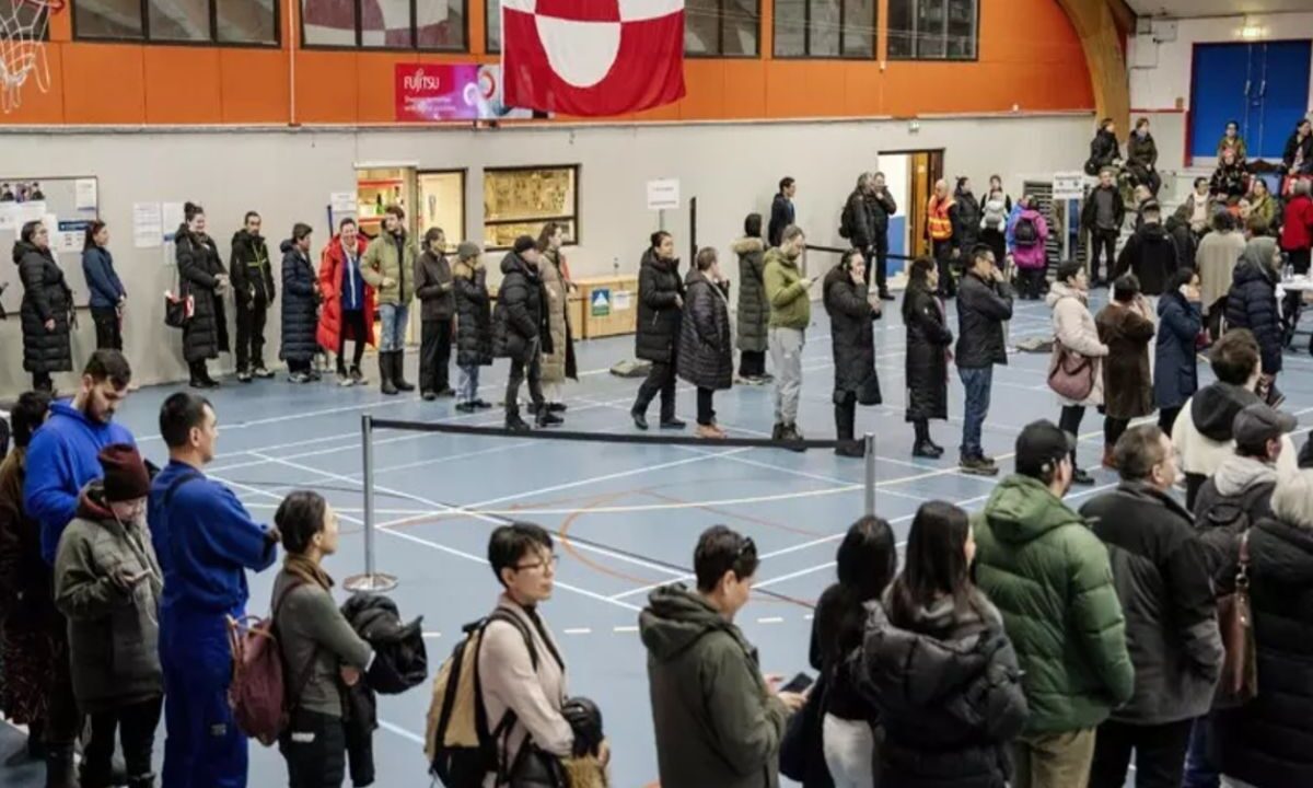 Crosetto: "In Groenlandia coordini la Nato, che li mandiamo a fare i soldati?". Ma Meloni tira in ballo anche l'Ue