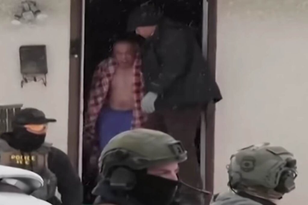 Anziano prelevato in casa dagli agenti dell'Ice