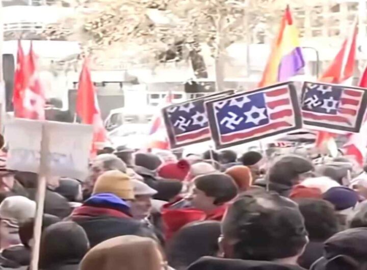 Proteste a Madrid contro l'intervento Usa in Venezuela