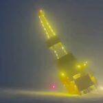 Piattaforma petrolifera si ribalta