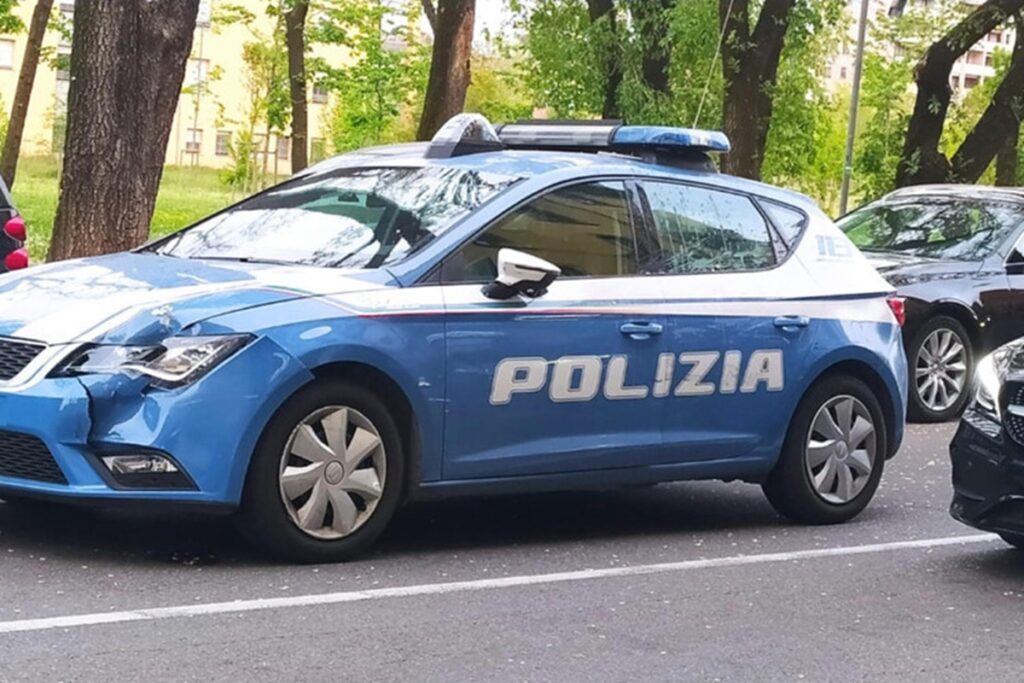 Una volante della Polizia