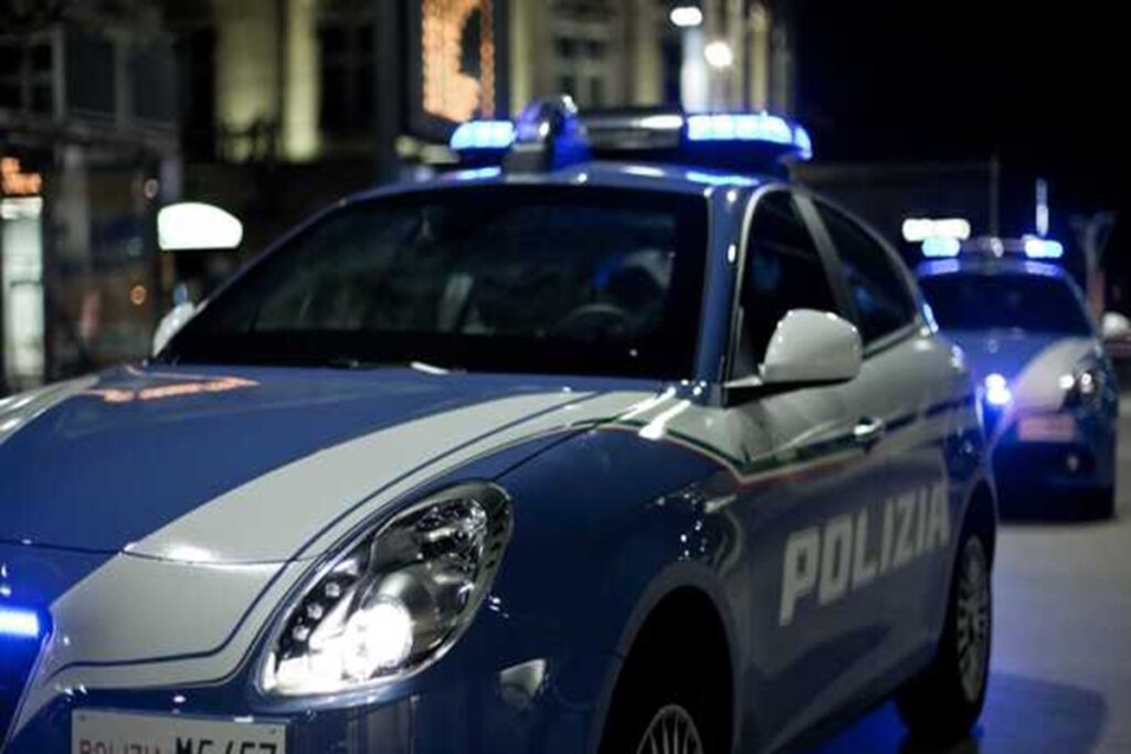 Una volante della polizia
