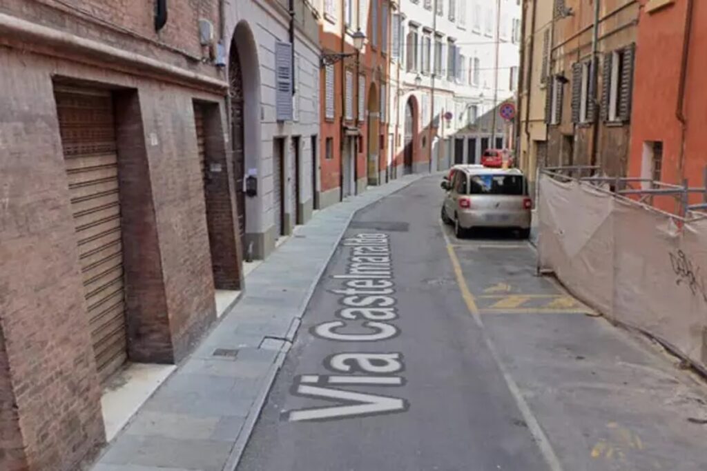 La strada dove è avvenuto l'agguato