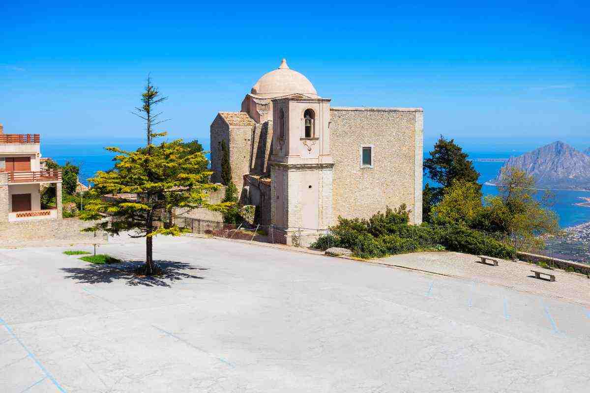 Oltre le spiagge: la Sardegna che non ti aspetti tra i vicoli