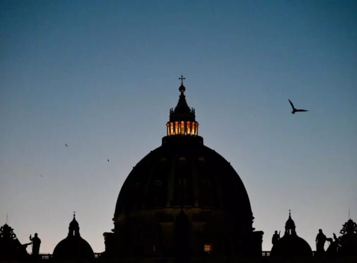 cupola san pietroal tramonto