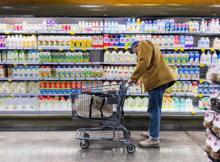 scaffali al supermercato