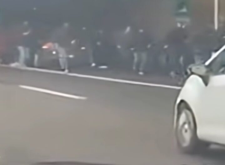 Scontri tra tifosi in autostrada