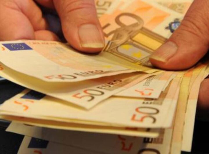 Pioggia di rincari nel 2026, le tariffe telefoniche dai 12 ai 60 euro in più