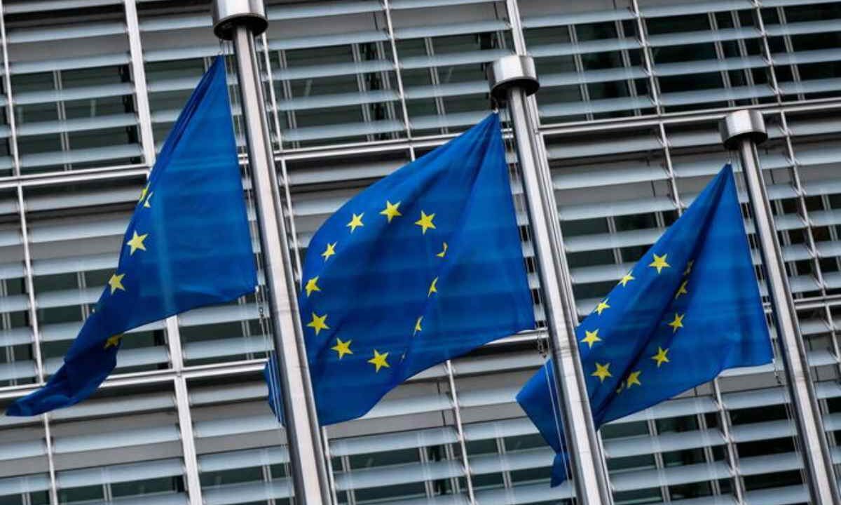 Cosa prevede la riforma Ue sulle telecomunicazioni tra fibra, 5g e accorpamenti