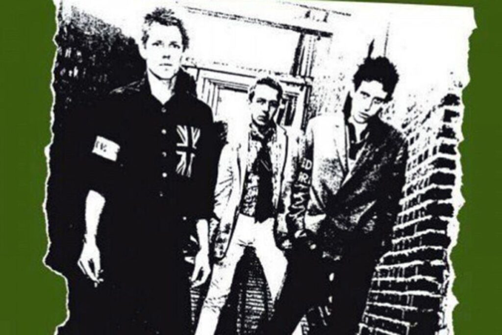 La copertina di The Clash, il primo album della band di Joe Strummer, pubblicato nel 1977