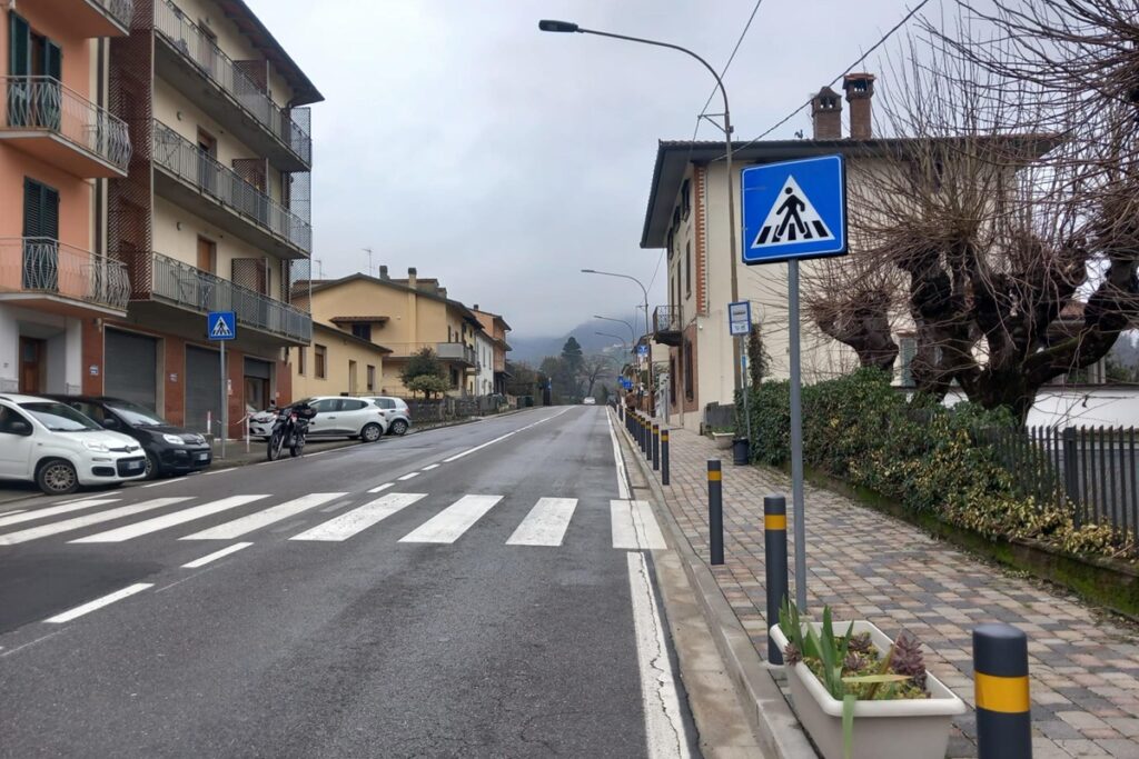 Sfugge alla madre e attraversa la strada, bambini di tre anni muore investita da un'auto. Il luogo della tragedia