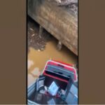 Il camion finito nella voragine in Nuova Zelanda