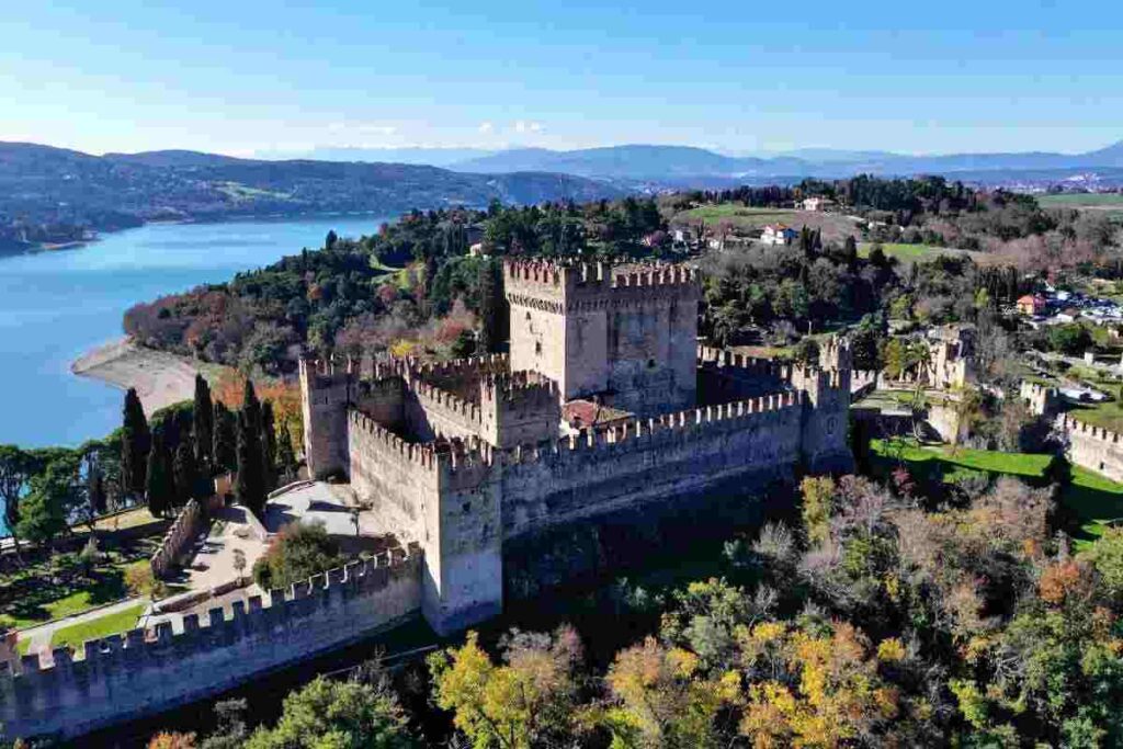 Vederlo una volta non basta: visita questo borgo e, i dettagli