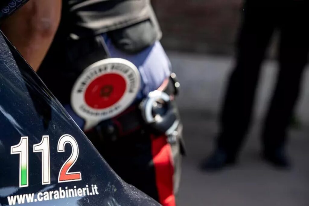 Una volante dei carabinieri