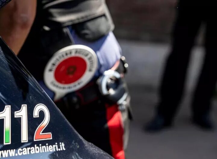 Una volante dei carabinieri