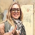 Chiara Ferragni e la foto (poi rimossa) davanti alla scritta "Meloni dux fascista"