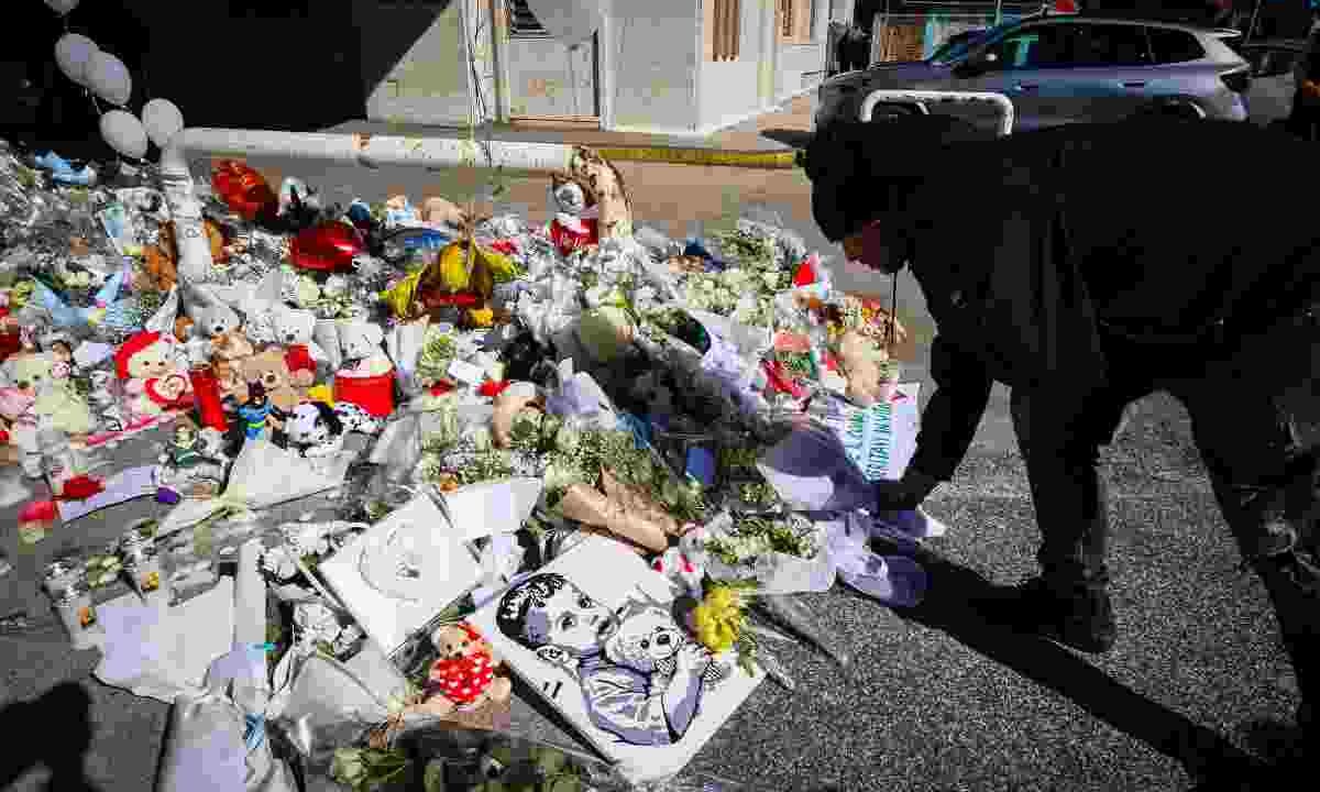 Fiori all'ospedale Monaldi dedicati a Domenico