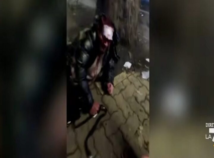 Il sessantenne della foto "simbolo" col volto insanguinato dopo essere stato picchiato dalla Polizia durante il corteo di Askatasuna presenta una querela