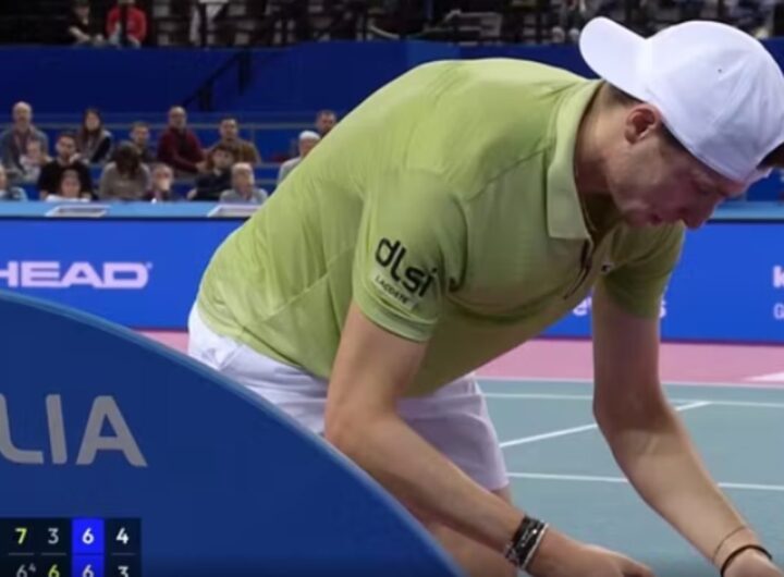 humbert guarda il cellulare