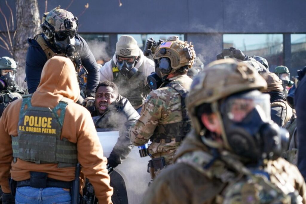 agenti ice minneapolis