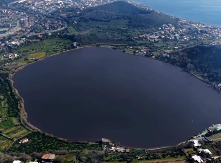 lago d'averno rosa