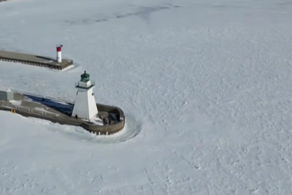 Lago Erie ghiacciato