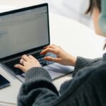 una persona al lavoro