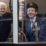 Il video del presidente Mattarella che arriva a San Siro sul tram condotto da Valentino Rossi
