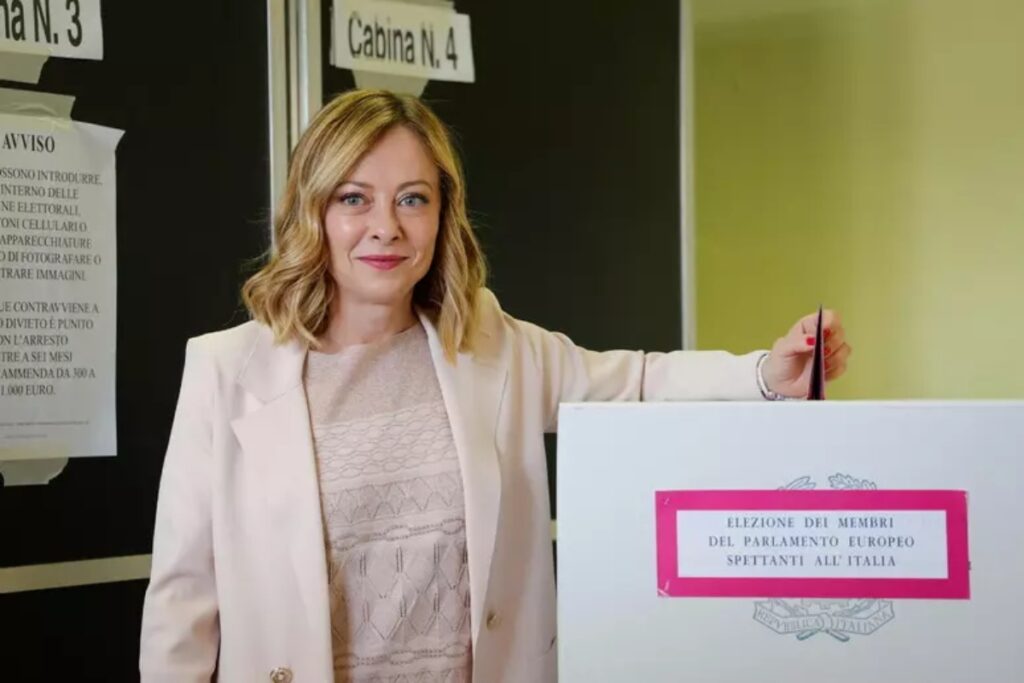 meloni al seggio elettorale