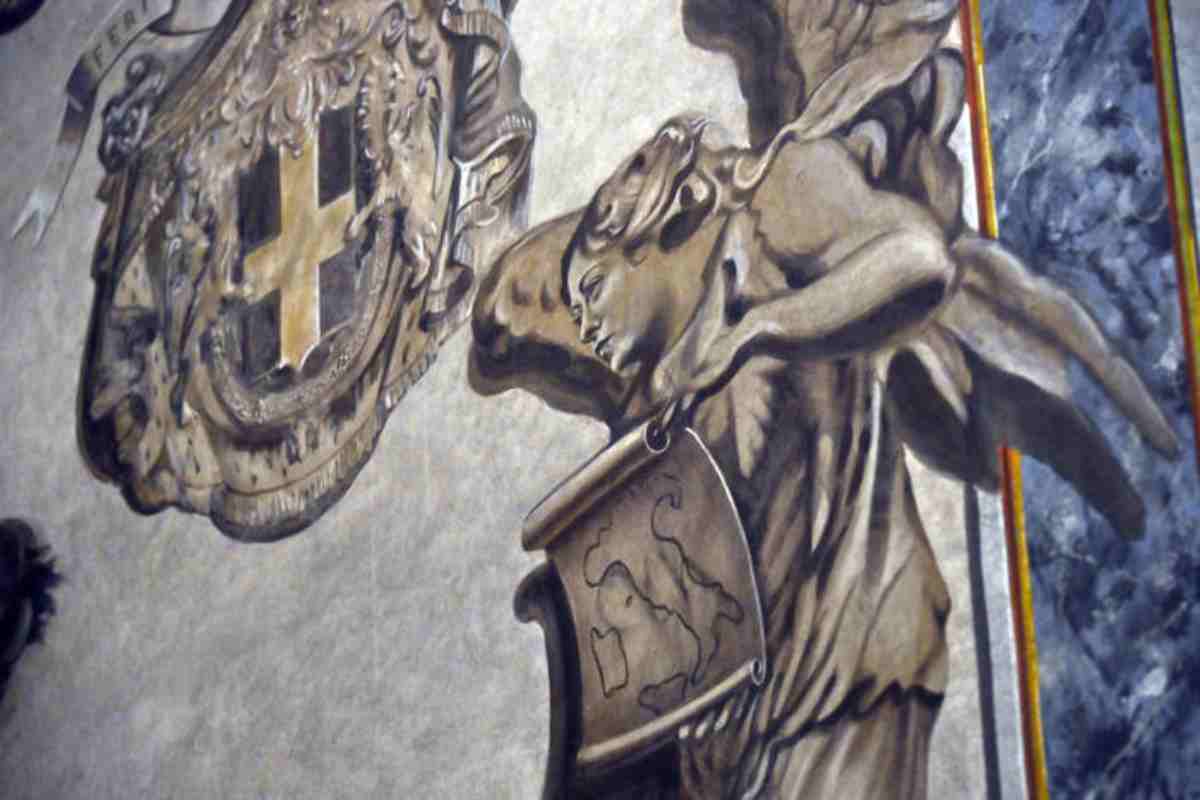 Il volto della Meloni nell'affresco in chiesa 