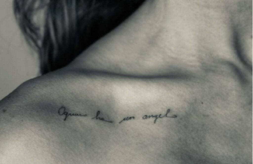 Il tatuaggio in italiano di Miley Cyrus