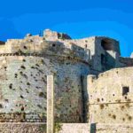 Piccolo, silenzioso, sospeso: il borgo che ha fatto della misura, tutti i dettagli